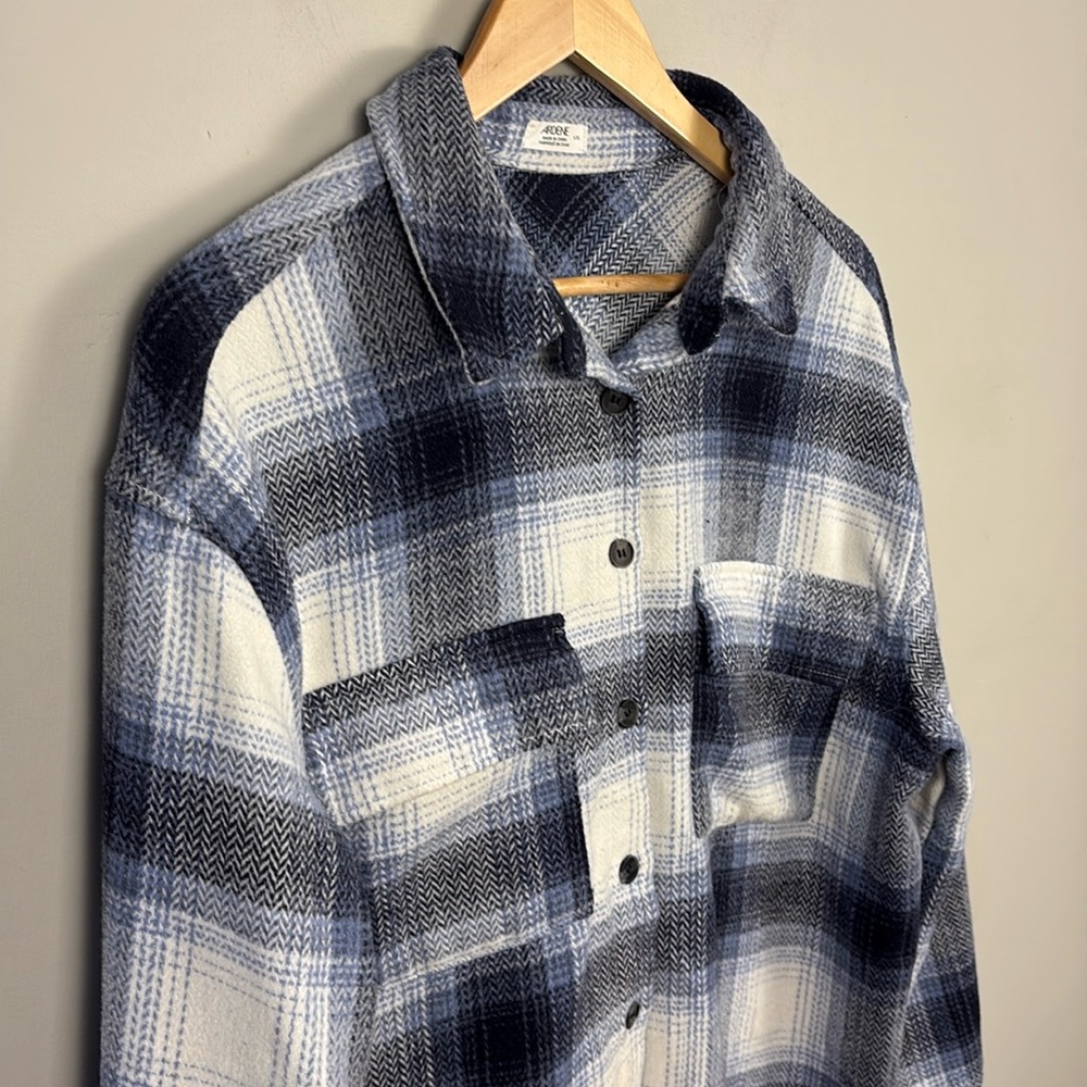 Ardene Blue and White Plaid Shacket Oversized Women's Size L - Picture 3 of 6